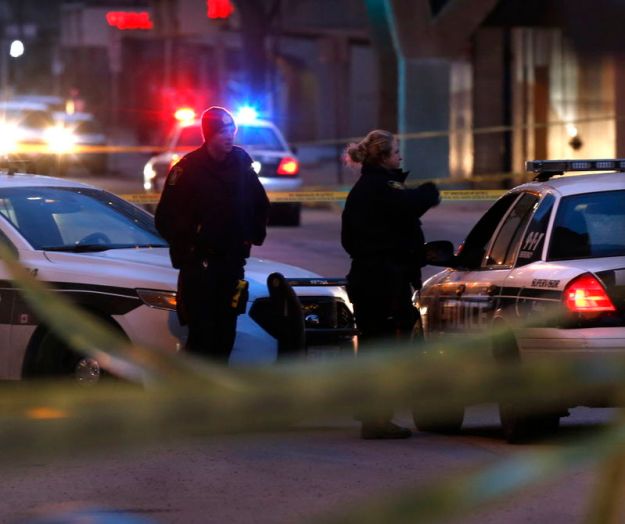 Winnipeg Police taped off a section of Hargrave Street between St. Mary Avenue and Graham Avenue while they investigated the early morning assault April 1. (WAYNE GLOWACKI / WINNIPEG FREE PRESS FILES )